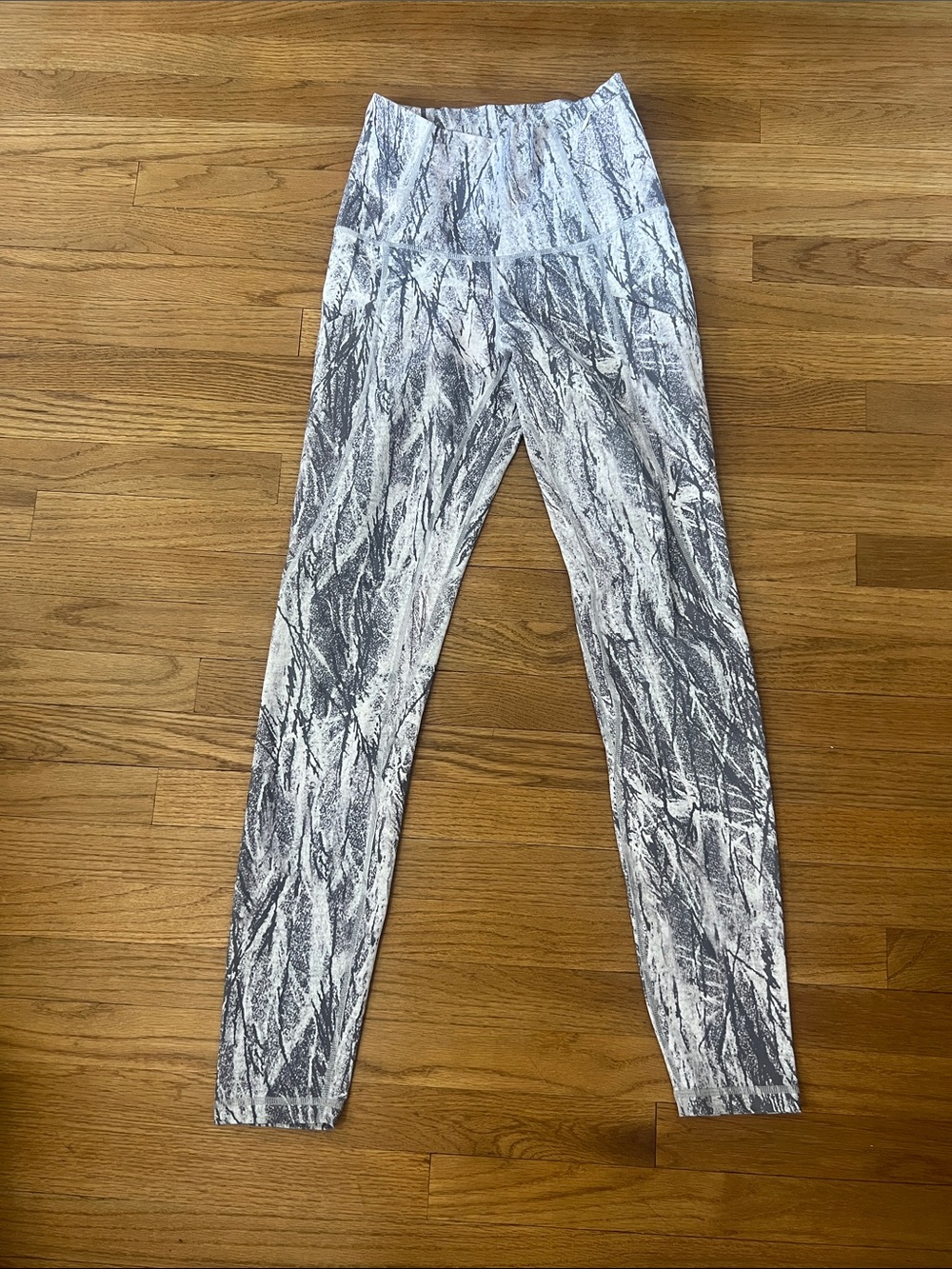 Women's P'tula size M High-Waist Gray Marble Print Leggings